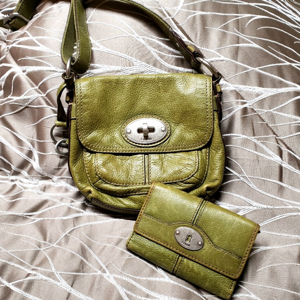 Fossil cross body purse and wallet